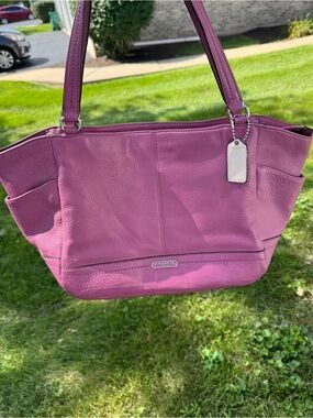 Coach Carrie Park Leather Shoulder Tote in dark pink